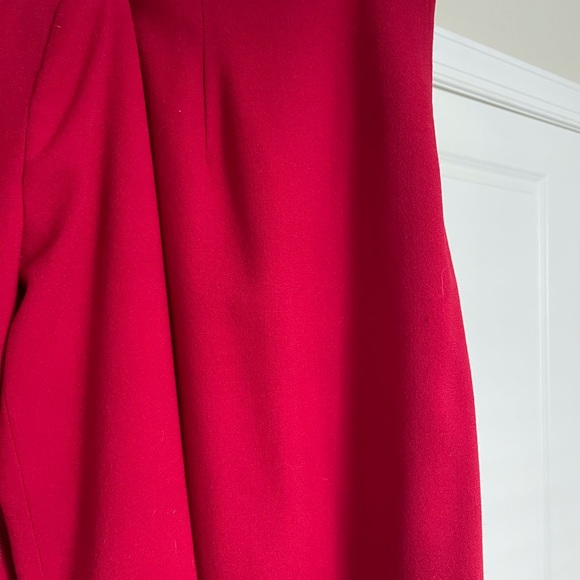 Beautiful bright red suit with beautiful collar - Picture 2 of 2